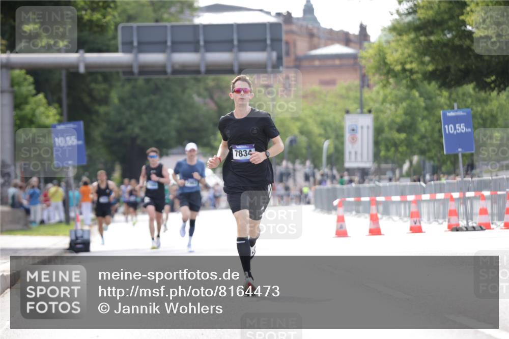 29.06.2025 - hella hamburg halbmarathon Jannik Wohlers http://msf.ph/oto/8164473 29.06.2025 09:40:39 Lombardsbrücke 7834, 14360, 14766, 15526 meine-sportfotos.de