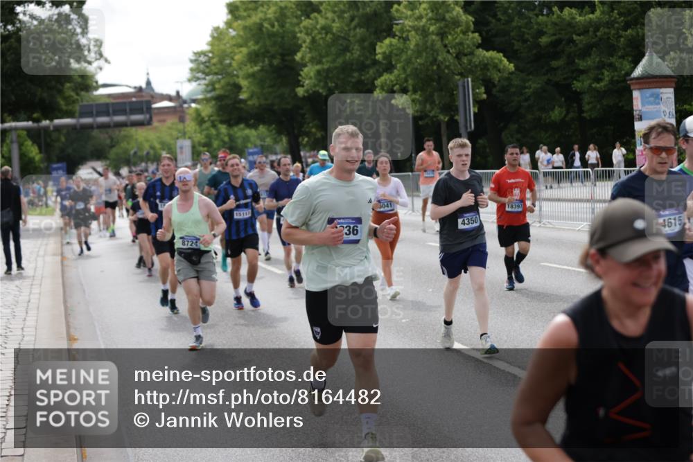 29.06.2025 - hella hamburg halbmarathon Jannik Wohlers http://msf.ph/oto/8164482 29.06.2025 10:20:30 Lombardsbrücke 2101, 2325, 2923, 2945, 3247, 3813, 4082, 4350, 5041, 5061, 6608, 8113, 8724, 8940, 9005, 9011, 9236, 9981, 10050, 10350, 10585, 11145, 12694, 12844, 13508, 14138, 14157, 14246, 14342, 14344, 14610, 14611, 14615, 14670, 14986, 15020, 15470, 15913, 16256, 16896, 16950, 17035, 17095, 17155, 17367, 17832, 18141, 18305, 18397, 18620, 19124, 19125, 19131, 19132 meine-sportfotos.de