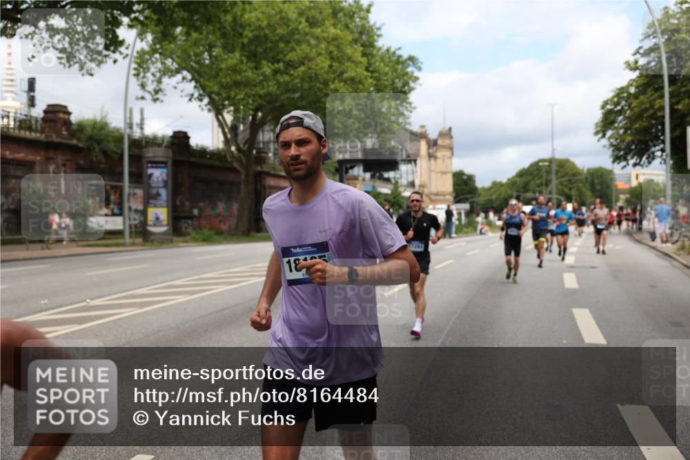 29.06.2025 - hella hamburg halbmarathon Yannick Fuchs http://msf.ph/oto/8164484 29.06.2025 10:40:01 20KM 2138, 2270, 2367, 2590, 2707, 3056, 3186, 3477, 4277, 4854, 5623, 5648, 5706, 6054, 6071, 6290, 6711, 6831, 7056, 7385, 7450, 8374, 9105, 9585, 9710, 10792, 10796, 11291, 11495, 11821, 12084, 12277, 12643, 13525, 13919, 14374, 14385, 14764, 14911, 15563, 15636, 16513, 16617, 16624, 16725, 17499, 17674, 17835, 17960, 18081, 18185, 18346, 18407, 18637, 18862, 18878 meine-sportfotos.de