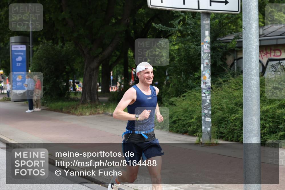 29.06.2025 - hella hamburg halbmarathon Yannick Fuchs http://msf.ph/oto/8164488 29.06.2025 10:22:11 20KM 1065, 1577, 5344, 9079, 9097, 10848, 12992, 14019, 15023, 15136, 15671, 18124, 19050 meine-sportfotos.de