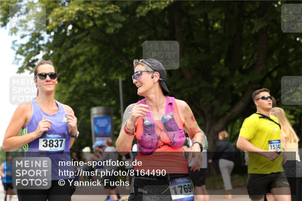 29.06.2025 - hella hamburg halbmarathon Yannick Fuchs http://msf.ph/oto/8164490 29.06.2025 11:18:05 20KM 1131, 1269, 1939, 2886, 2901, 3837, 4395, 4834, 5035, 5063, 5079, 5322, 6977, 7169, 7188, 7190, 7248, 7370, 7672, 7891, 7978, 8085, 8892, 9259, 9635, 9714, 9788, 10162, 10977, 11792, 11803, 13366, 13386, 13453, 13500, 13584, 14024, 14055, 14240, 14633, 14901, 14903, 15343, 15404, 15569, 16154, 16586, 16600, 16781, 16791, 16833, 16991, 17559, 17699, 18007, 18046, 18362, 18417, 18620 meine-sportfotos.de