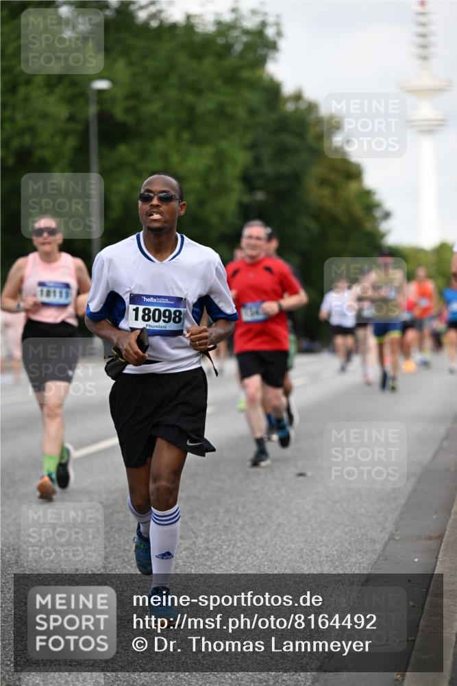 29.06.2025 - hella hamburg halbmarathon Dr. Thomas Lammeyer http://msf.ph/oto/8164492 29.06.2025 10:09:09 Kennedybrücke 1126, 1213, 1347, 1559, 2424, 2540, 2852, 3071, 3994, 4293, 4394, 4538, 5869, 6907, 6908, 7017, 7826, 9280, 10100, 10709, 10834, 11088 meine-sportfotos.de