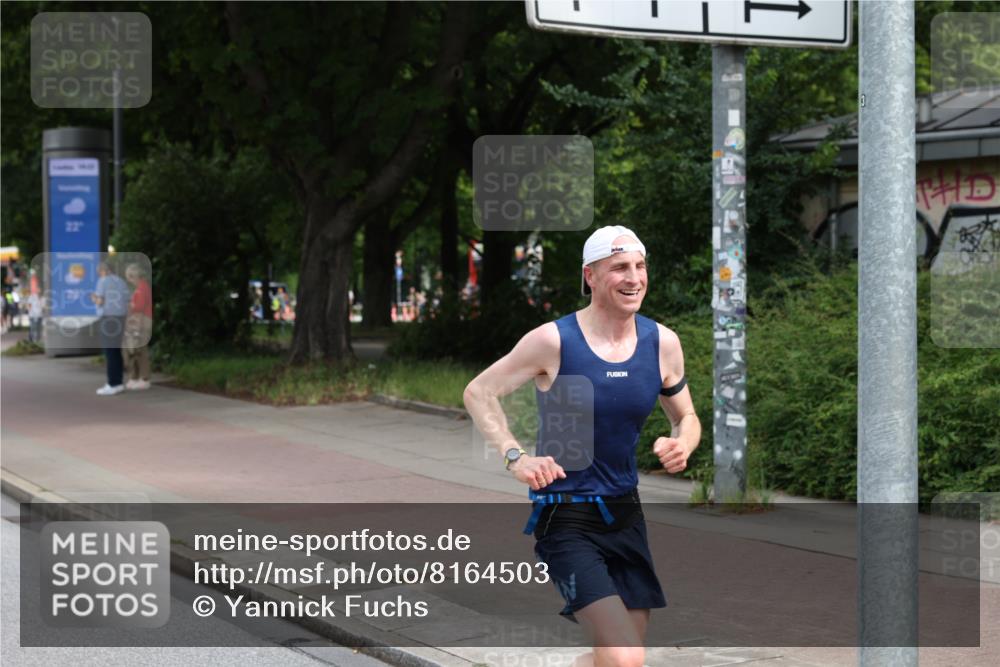 29.06.2025 - hella hamburg halbmarathon Yannick Fuchs http://msf.ph/oto/8164503 29.06.2025 10:22:11 20KM 1065, 1577, 5344, 9079, 9097, 10848, 12992, 14019, 15023, 15136, 15671, 18124, 19050 meine-sportfotos.de
