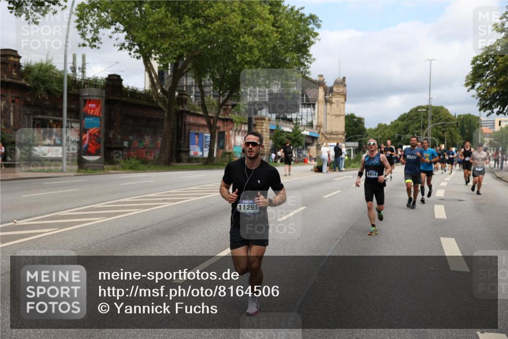29.06.2025 - hella hamburg halbmarathon Yannick Fuchs http://msf.ph/oto/8164506 29.06.2025 10:40:02 20KM 1569, 2138, 2270, 2367, 2590, 2707, 3056, 3186, 3477, 4277, 4854, 5648, 5706, 6054, 6071, 6290, 6711, 6831, 7056, 7385, 7450, 8374, 9105, 9585, 9710, 10792, 10796, 11291, 11495, 11821, 12084, 12277, 13525, 14374, 14385, 14764, 14911, 15563, 15636, 16513, 16624, 16725, 17499, 17674, 17835, 17960, 18081, 18185, 18346, 18407, 18637, 18862, 18878 meine-sportfotos.de
