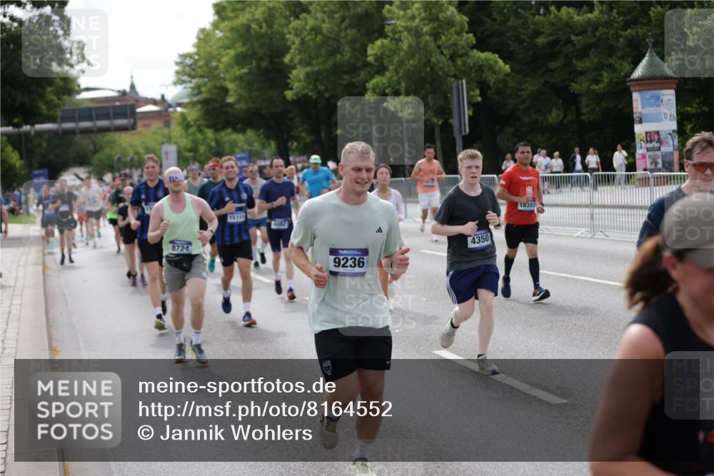 29.06.2025 - hella hamburg halbmarathon Jannik Wohlers http://msf.ph/oto/8164552 29.06.2025 10:20:30 Lombardsbrücke 2101, 2325, 2923, 2945, 3247, 3813, 4082, 4350, 5041, 5061, 6608, 8113, 8724, 8940, 9005, 9011, 9236, 9981, 10050, 10350, 10585, 11145, 12694, 12844, 13508, 14138, 14157, 14246, 14342, 14344, 14610, 14611, 14615, 14670, 14986, 15020, 15470, 15913, 16256, 16896, 16950, 17035, 17095, 17155, 17367, 17832, 18141, 18305, 18397, 18620, 19124, 19125, 19131, 19132 meine-sportfotos.de