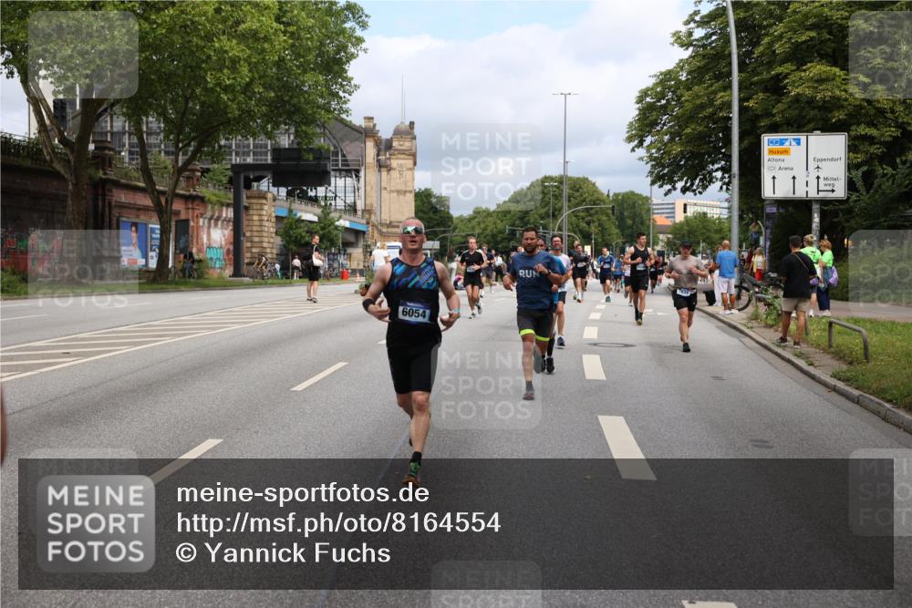 29.06.2025 - hella hamburg halbmarathon Yannick Fuchs http://msf.ph/oto/8164554 29.06.2025 10:40:03 20KM 1569, 2138, 2270, 2367, 2590, 2707, 3056, 3186, 3477, 4277, 4345, 4854, 5648, 5706, 6054, 6071, 6290, 6460, 6711, 6831, 7056, 7385, 7450, 8374, 9105, 9585, 10792, 10796, 11291, 11495, 11821, 12084, 12277, 13525, 14374, 14385, 14764, 14911, 15563, 15636, 16513, 16624, 17499, 17674, 17835, 18081, 18185, 18346, 18637, 18862, 18878 meine-sportfotos.de