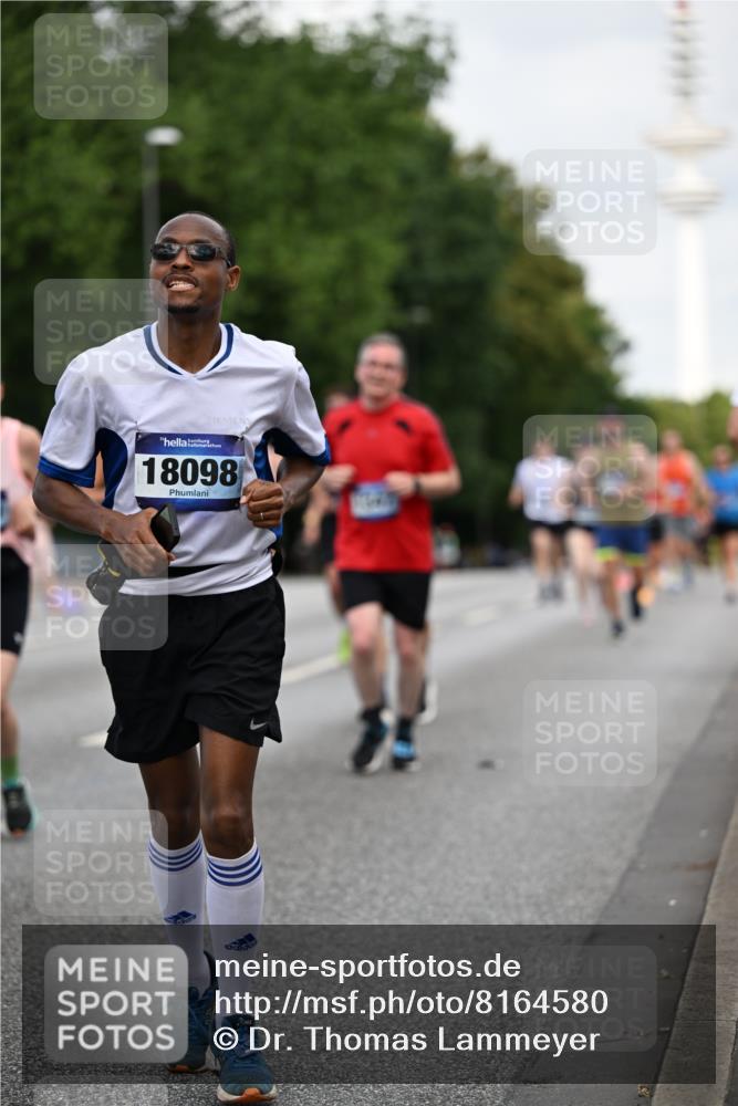 29.06.2025 - hella hamburg halbmarathon Dr. Thomas Lammeyer http://msf.ph/oto/8164580 29.06.2025 10:09:10 Kennedybrücke 1126, 1213, 1347, 1559, 2424, 2540, 2852, 3071, 3994, 4293, 4394, 4538, 5869, 6907, 6908, 7017, 7826, 9280, 10100, 10709, 10834, 11088 meine-sportfotos.de