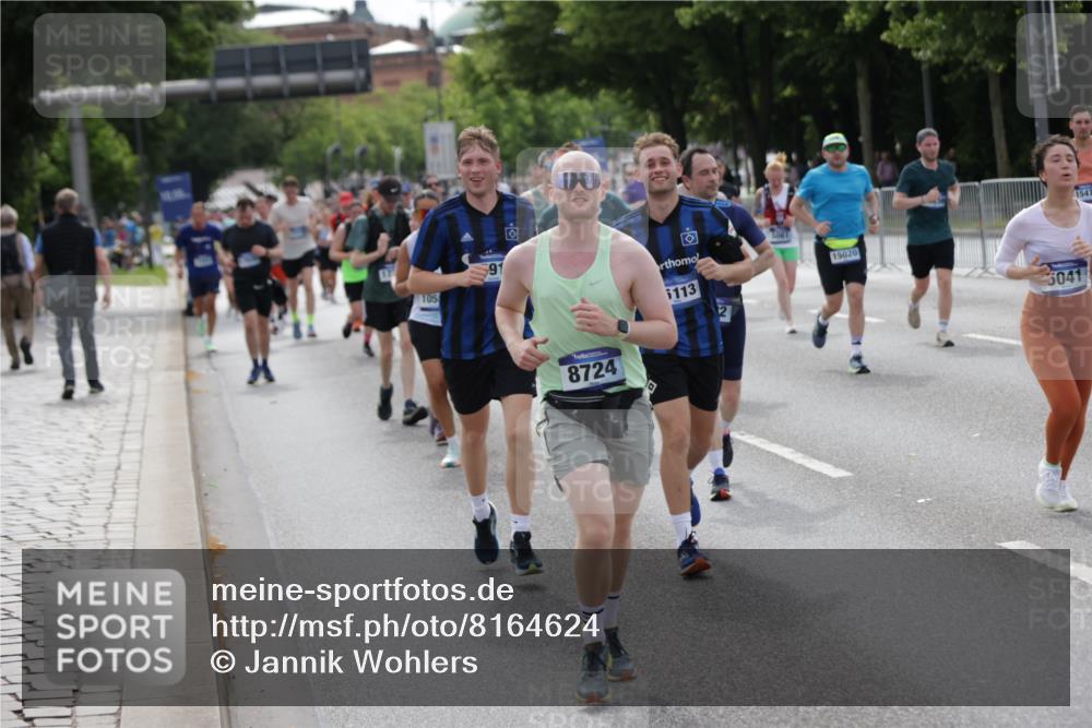 29.06.2025 - hella hamburg halbmarathon Jannik Wohlers http://msf.ph/oto/8164624 29.06.2025 10:20:31 Lombardsbrücke 2101, 2325, 2923, 2945, 3247, 3813, 4082, 4350, 5041, 5061, 6608, 7608, 8113, 8724, 8940, 9005, 9011, 9236, 9981, 10050, 10350, 10585, 11145, 12694, 12844, 13057, 13508, 14138, 14157, 14246, 14342, 14344, 14610, 14611, 14615, 14670, 14986, 15020, 15470, 15767, 15913, 16256, 16896, 16950, 17035, 17095, 17155, 17367, 17832, 18141, 18305, 18397, 18620, 19124, 19125, 19131, 19132 meine-sportfotos.de