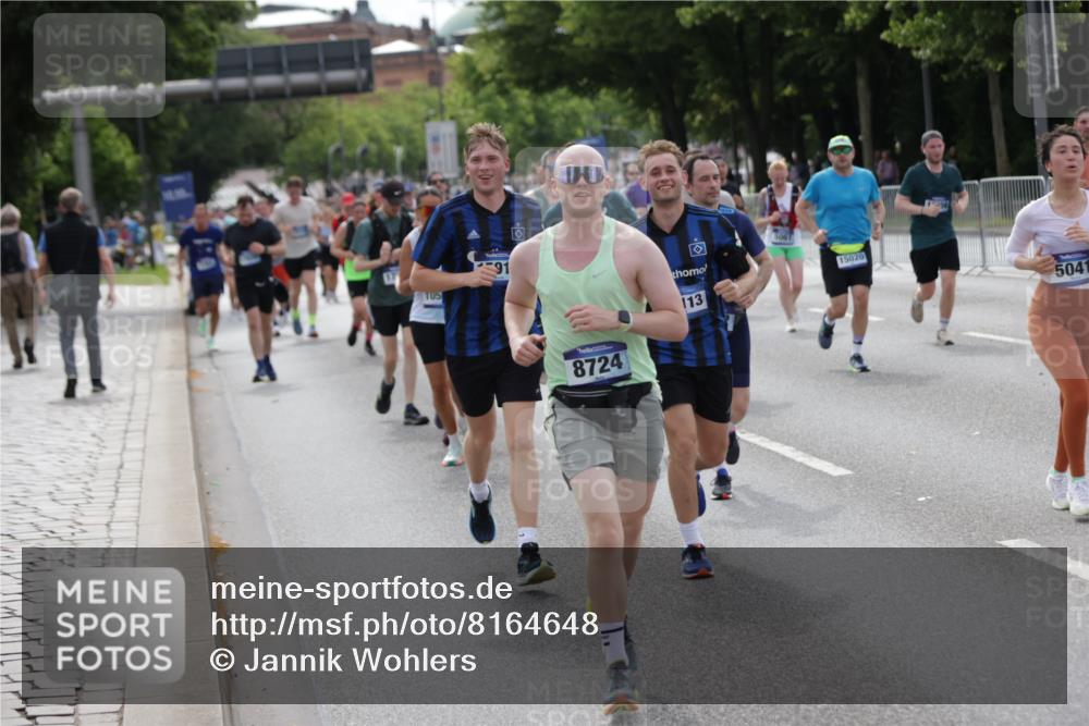 29.06.2025 - hella hamburg halbmarathon Jannik Wohlers http://msf.ph/oto/8164648 29.06.2025 10:20:31 Lombardsbrücke 2101, 2325, 2923, 2945, 3247, 3813, 4082, 4350, 5041, 5061, 6608, 7608, 8113, 8724, 8940, 9005, 9011, 9236, 9981, 10050, 10350, 10585, 11145, 12694, 12844, 13057, 13508, 14138, 14157, 14246, 14342, 14344, 14610, 14611, 14615, 14670, 14986, 15020, 15470, 15767, 15913, 16256, 16896, 16950, 17035, 17095, 17155, 17367, 17832, 18141, 18305, 18397, 18620, 19124, 19125, 19131, 19132 meine-sportfotos.de