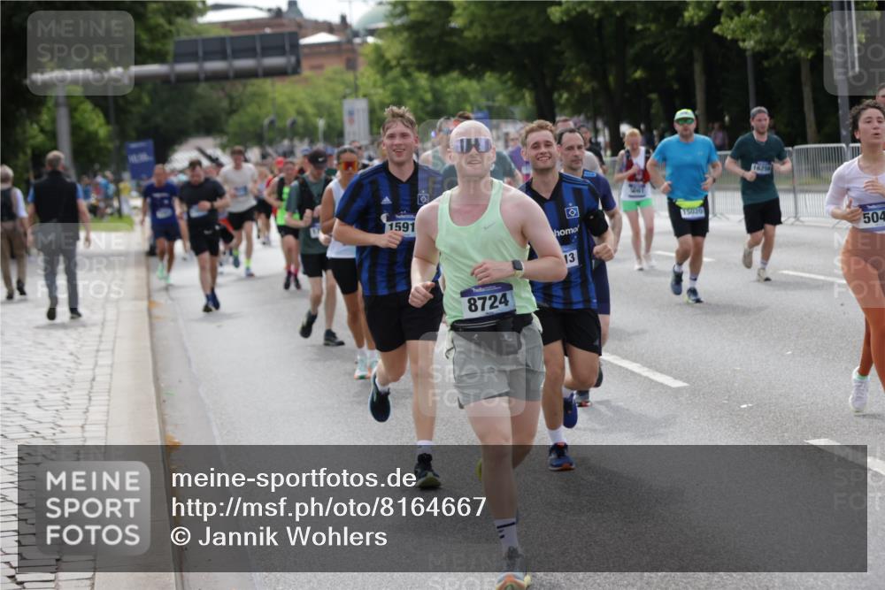 29.06.2025 - hella hamburg halbmarathon Jannik Wohlers http://msf.ph/oto/8164667 29.06.2025 10:20:32 Lombardsbrücke 2383, 2923, 2945, 3247, 3813, 4082, 4350, 5041, 5061, 5767, 6608, 7228, 7608, 8113, 8724, 8940, 9005, 9011, 9236, 9981, 10050, 10350, 10585, 10602, 11145, 12175, 12694, 12844, 13057, 13508, 14138, 14157, 14246, 14342, 14344, 14610, 14611, 14615, 14670, 14986, 15020, 15470, 15736, 15767, 15913, 16256, 16896, 16950, 17035, 17095, 17155, 17367, 17832, 18141, 18305, 18397, 18620, 19124, 19125, 19131, 19132 meine-sportfotos.de