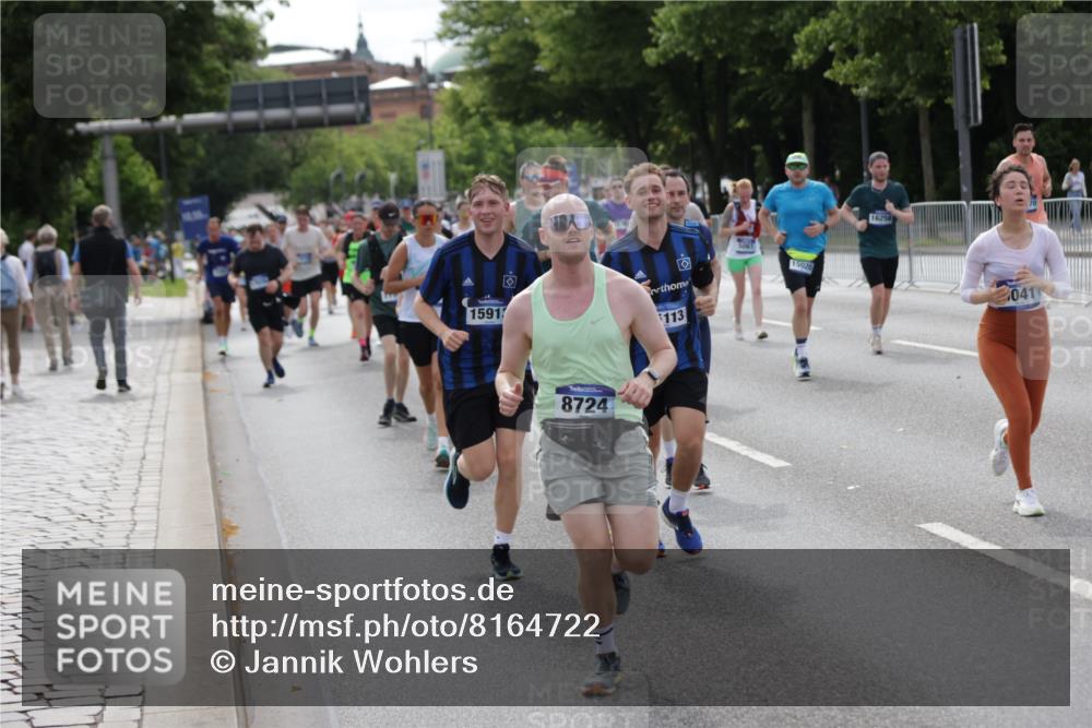 29.06.2025 - hella hamburg halbmarathon Jannik Wohlers http://msf.ph/oto/8164722 29.06.2025 10:20:32 Lombardsbrücke 2383, 2923, 2945, 3247, 3813, 4082, 4350, 5041, 5061, 5767, 6608, 7228, 7608, 8113, 8724, 8940, 9005, 9011, 9236, 9981, 10050, 10350, 10585, 10602, 11145, 12175, 12694, 12844, 13057, 13508, 14138, 14157, 14246, 14342, 14344, 14610, 14611, 14615, 14670, 14986, 15020, 15470, 15736, 15767, 15913, 16256, 16896, 16950, 17035, 17095, 17155, 17367, 17832, 18141, 18305, 18397, 18620, 19124, 19125, 19131, 19132 meine-sportfotos.de