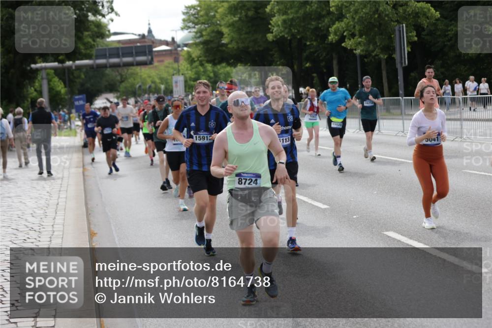 29.06.2025 - hella hamburg halbmarathon Jannik Wohlers http://msf.ph/oto/8164738 29.06.2025 10:20:32 Lombardsbrücke 2383, 2923, 2945, 3247, 3813, 4082, 4350, 5041, 5061, 5767, 6608, 7228, 7608, 8113, 8724, 8940, 9005, 9011, 9236, 9981, 10050, 10350, 10585, 10602, 11145, 12175, 12694, 12844, 13057, 13508, 14138, 14157, 14246, 14342, 14344, 14610, 14611, 14615, 14670, 14986, 15020, 15470, 15736, 15767, 15913, 16256, 16896, 16950, 17035, 17095, 17155, 17367, 17832, 18141, 18305, 18397, 18620, 19124, 19125, 19131, 19132 meine-sportfotos.de