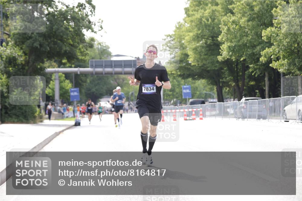 29.06.2025 - hella hamburg halbmarathon Jannik Wohlers http://msf.ph/oto/8164817 29.06.2025 09:40:42 Lombardsbrücke 7834, 14360, 14766, 15526 meine-sportfotos.de