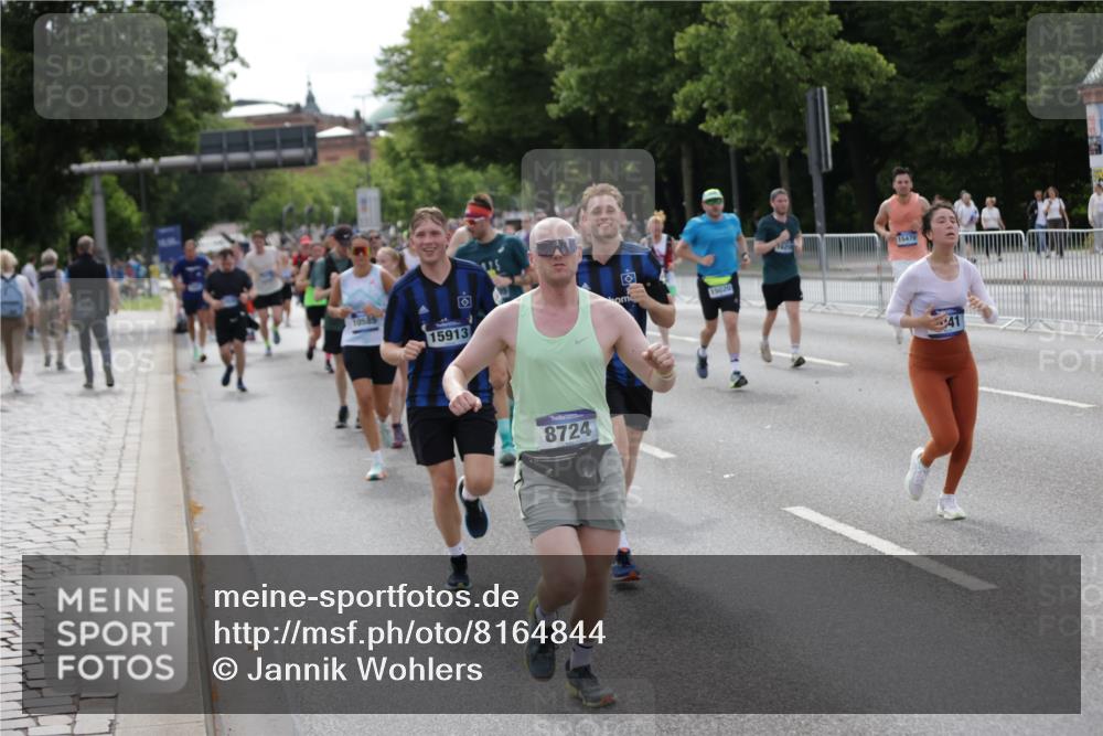 29.06.2025 - hella hamburg halbmarathon Jannik Wohlers http://msf.ph/oto/8164844 29.06.2025 10:20:32 Lombardsbrücke 2383, 2923, 2945, 3247, 3813, 4082, 4350, 5041, 5061, 5767, 6608, 7228, 7608, 8113, 8724, 8940, 9005, 9011, 9236, 9981, 10050, 10350, 10585, 10602, 11145, 12175, 12694, 12844, 13057, 13508, 14138, 14157, 14246, 14342, 14344, 14610, 14611, 14615, 14670, 14986, 15020, 15470, 15736, 15767, 15913, 16256, 16896, 16950, 17035, 17095, 17155, 17367, 17832, 18141, 18305, 18397, 18620, 19124, 19125, 19131, 19132 meine-sportfotos.de