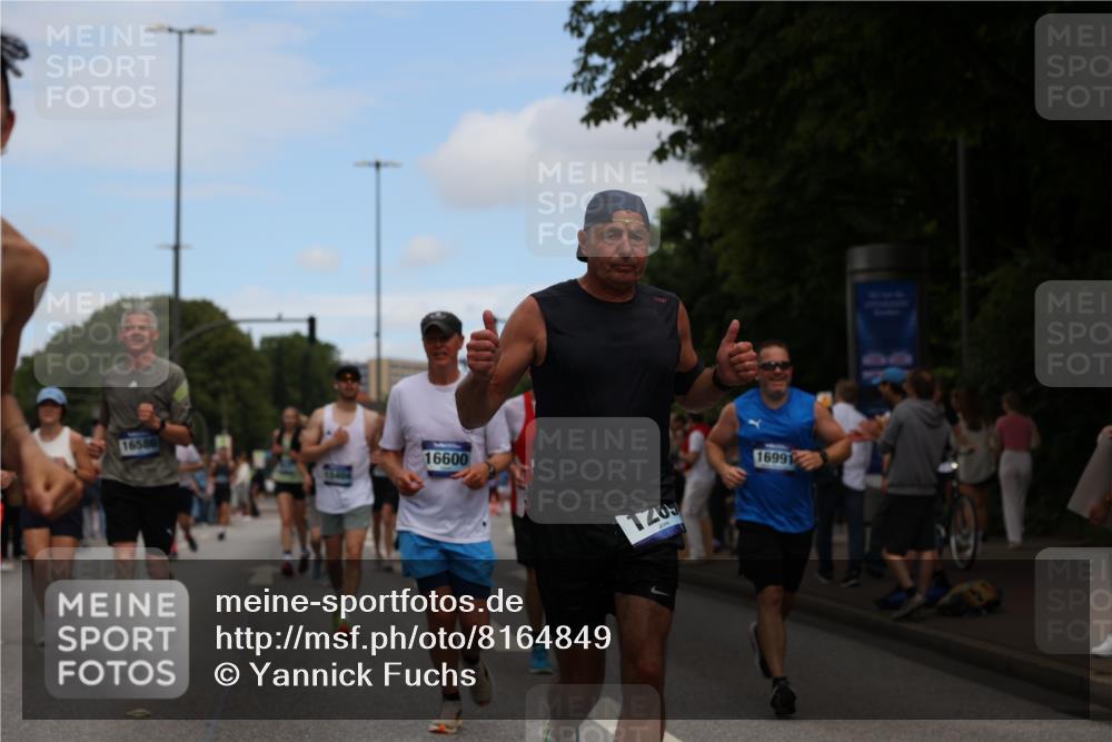 29.06.2025 - hella hamburg halbmarathon Yannick Fuchs http://msf.ph/oto/8164849 29.06.2025 11:18:08 20KM 1131, 1269, 1939, 3837, 4395, 4834, 5035, 5063, 5079, 5322, 6977, 7169, 7188, 7190, 7248, 7370, 7672, 7891, 7978, 8085, 9259, 9635, 9714, 9788, 10162, 10977, 11792, 11803, 13366, 13386, 13453, 13500, 13584, 14024, 14055, 14240, 14421, 14633, 14901, 14903, 15343, 15404, 15569, 16154, 16586, 16600, 16601, 16604, 16781, 16791, 16833, 16991, 17559, 17699, 18007, 18046, 18362, 18417, 18620, 18698 meine-sportfotos.de