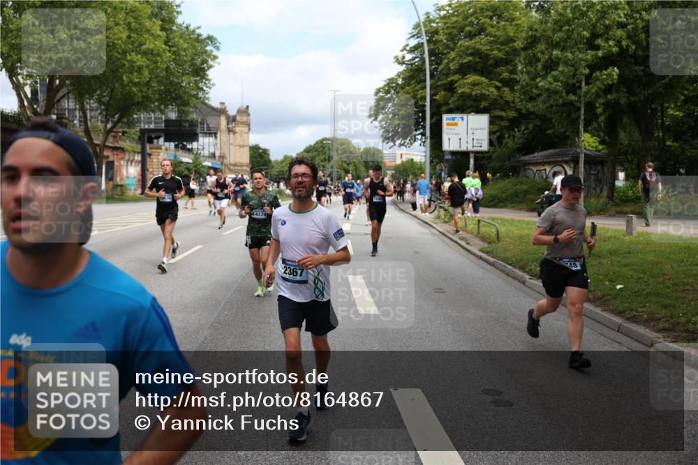 29.06.2025 - hella hamburg halbmarathon Yannick Fuchs http://msf.ph/oto/8164867 29.06.2025 10:40:07 20KM 1569, 1600, 1920, 2138, 2270, 2367, 2590, 2707, 3056, 3186, 3477, 4277, 4345, 4854, 5648, 6054, 6071, 6290, 6460, 6711, 7056, 7385, 7450, 8374, 9585, 10792, 10796, 11495, 11773, 11821, 11936, 12084, 12277, 13525, 14200, 14374, 14385, 14764, 14911, 15563, 15636, 15741, 16513, 16624, 17499, 17674, 17835, 18081, 18346, 18637, 18878 meine-sportfotos.de