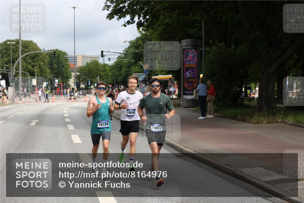 29.06.2025 - hella hamburg halbmarathon Yannick Fuchs http://msf.ph/oto/8164976 29.06.2025 10:22:23 20KM 5344, 9079, 9097, 10485, 10848, 12341, 13956, 14019, 14828, 15136, 18037, 18124, 19050 meine-sportfotos.de
