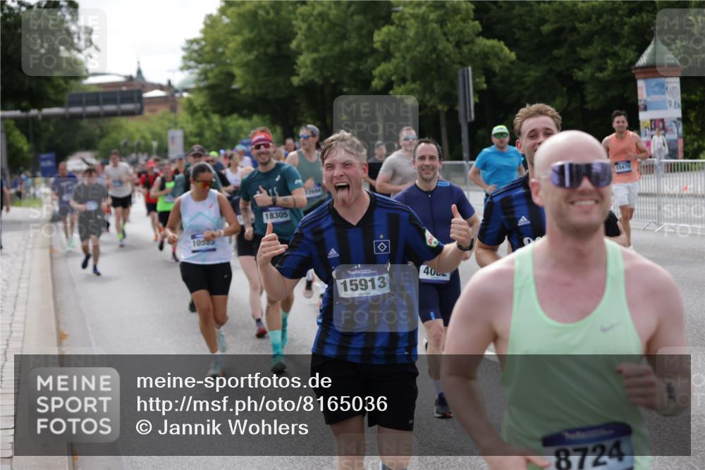 29.06.2025 - hella hamburg halbmarathon Jannik Wohlers http://msf.ph/oto/8165036 29.06.2025 10:20:34 Lombardsbrücke 2383, 2923, 2945, 3161, 3247, 3453, 3813, 4082, 4350, 5041, 5061, 5767, 6275, 6308, 6608, 7228, 7608, 8113, 8724, 8726, 9005, 9011, 9108, 9236, 9981, 10350, 10585, 10602, 11145, 12175, 12694, 12844, 13057, 13508, 14157, 14246, 14344, 14610, 14611, 14615, 14670, 14986, 15020, 15470, 15736, 15767, 15913, 16256, 16896, 16950, 17035, 17095, 17155, 17367, 17832, 18141, 18305, 18397, 18620, 18784, 19124, 19125, 19131, 19132 meine-sportfotos.de