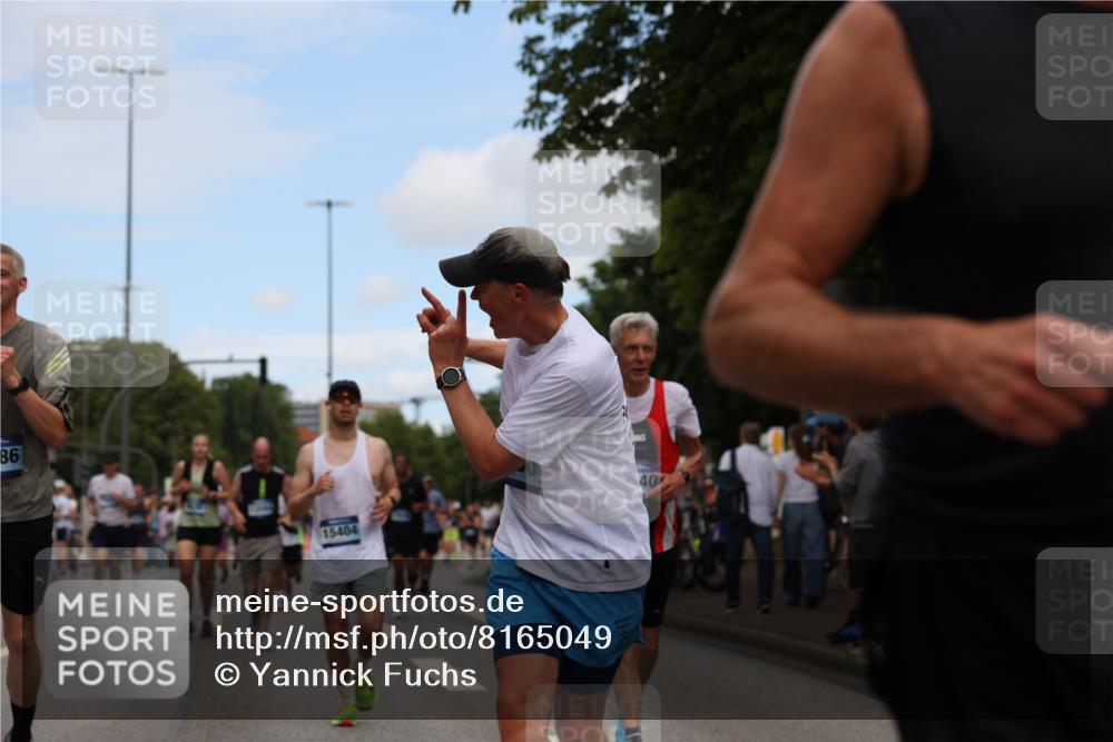 29.06.2025 - hella hamburg halbmarathon Yannick Fuchs http://msf.ph/oto/8165049 29.06.2025 11:18:09 20KM 1131, 1269, 1694, 1939, 3837, 4395, 4834, 5035, 5063, 5079, 5322, 6977, 7169, 7188, 7190, 7248, 7370, 7672, 7978, 8085, 8537, 9259, 9635, 9714, 9788, 10162, 10977, 11792, 11803, 13366, 13386, 13453, 13500, 13584, 14024, 14055, 14240, 14421, 14633, 14901, 14903, 15343, 15404, 15569, 16154, 16586, 16600, 16601, 16604, 16781, 16791, 16833, 16991, 17559, 17699, 18007, 18046, 18362, 18417, 18620, 18698 meine-sportfotos.de
