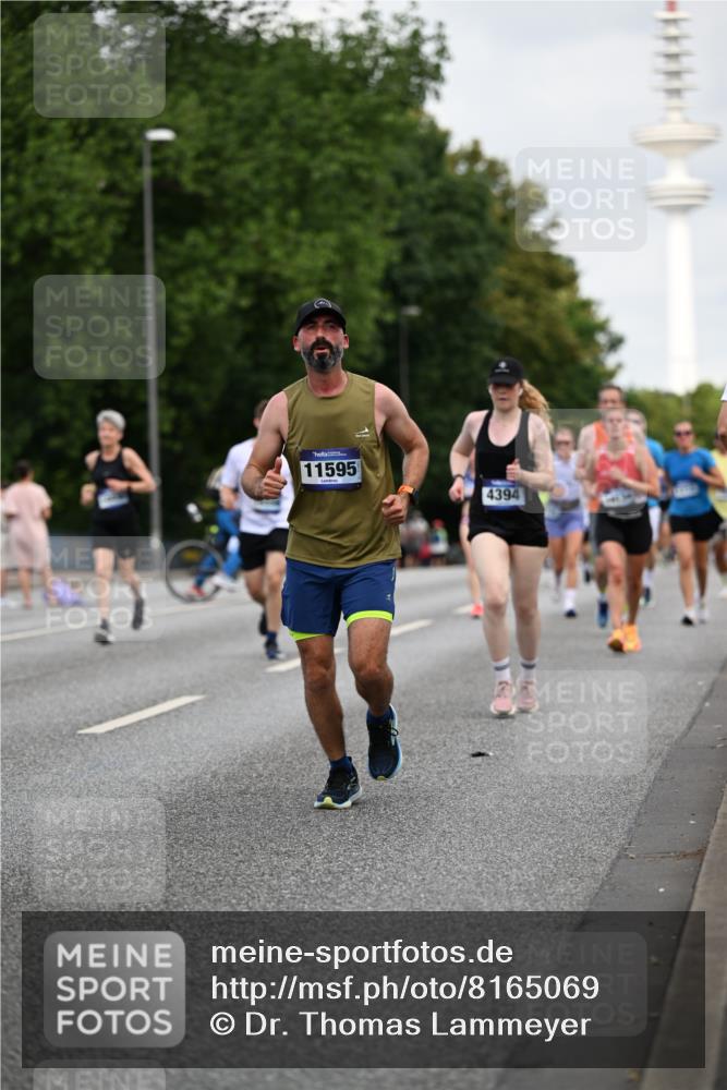 29.06.2025 - hella hamburg halbmarathon Dr. Thomas Lammeyer http://msf.ph/oto/8165069 29.06.2025 10:09:15 Kennedybrücke 1126, 1213, 1347, 1559, 2424, 2540, 2852, 3071, 3578, 4293, 4394, 4538, 5869, 6907, 6908, 7017, 7826, 8316, 9165, 9680, 10100, 10694, 10709, 10834, 11088 meine-sportfotos.de