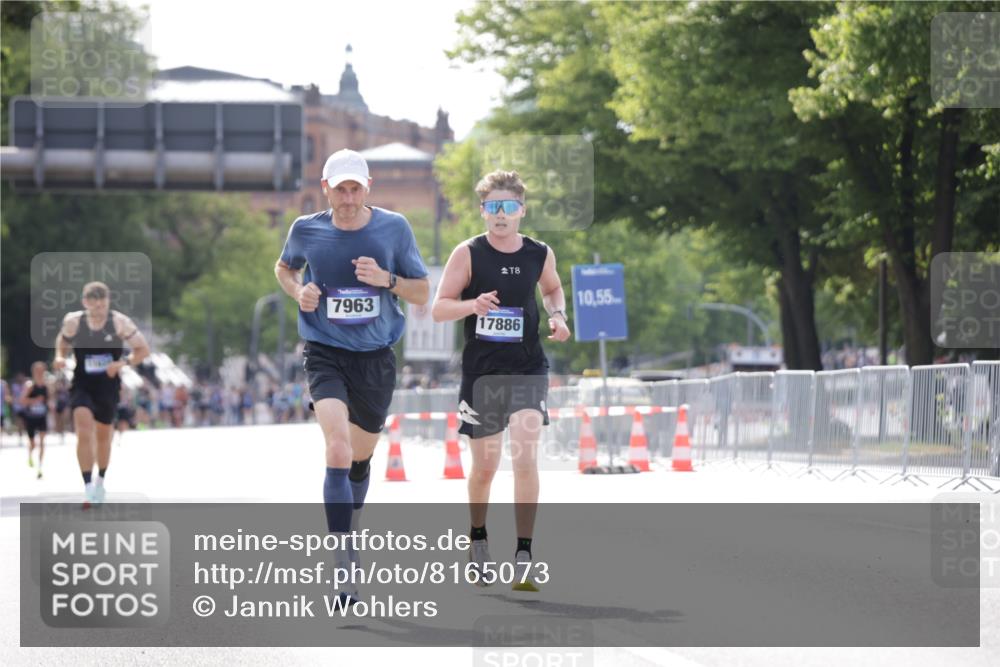 29.06.2025 - hella hamburg halbmarathon Jannik Wohlers http://msf.ph/oto/8165073 29.06.2025 09:40:46 Lombardsbrücke 7834, 7963, 14766, 15526, 17886 meine-sportfotos.de