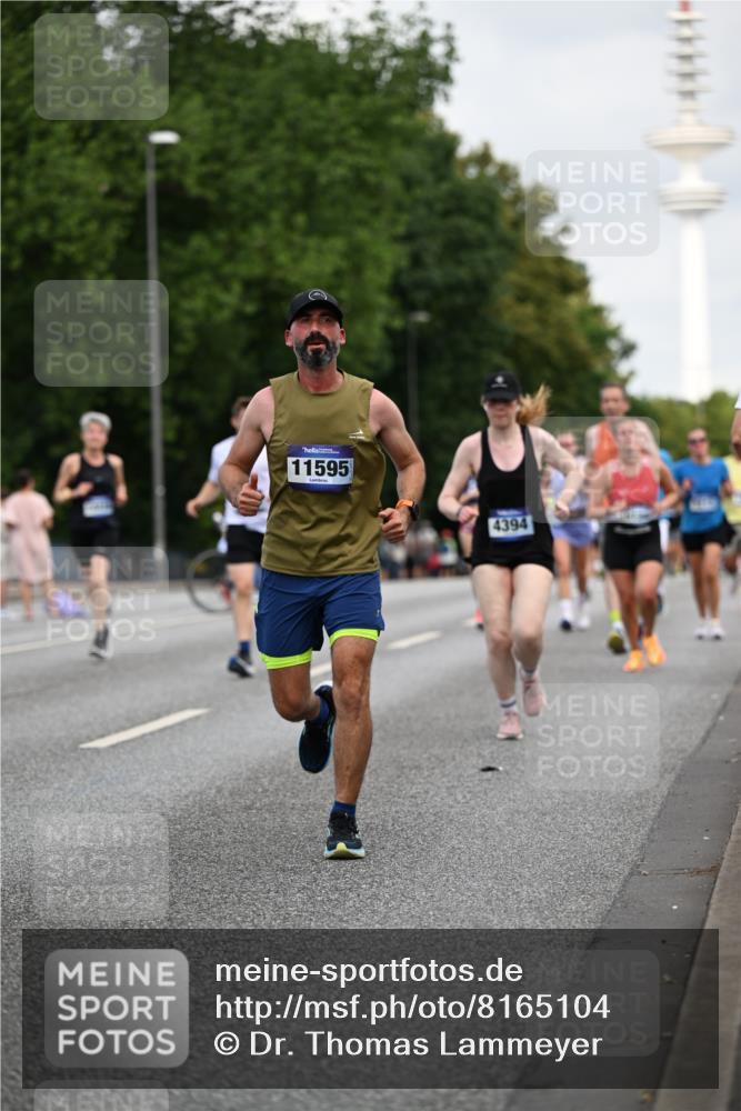 29.06.2025 - hella hamburg halbmarathon Dr. Thomas Lammeyer http://msf.ph/oto/8165104 29.06.2025 10:09:16 Kennedybrücke 1126, 1213, 1347, 1559, 2298, 2424, 2540, 2852, 3071, 3578, 4293, 4394, 4538, 5869, 6059, 6907, 6908, 7017, 7826, 8316, 9007, 9165, 9680, 10694, 10834, 11088 meine-sportfotos.de