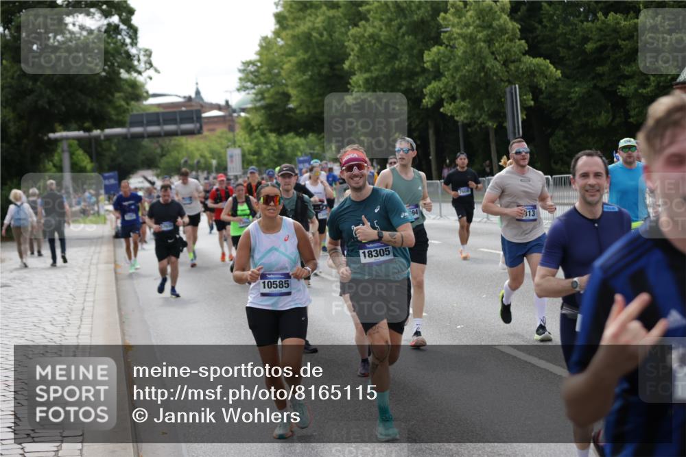 29.06.2025 - hella hamburg halbmarathon Jannik Wohlers http://msf.ph/oto/8165115 29.06.2025 10:20:34 Lombardsbrücke 2383, 2923, 2945, 3161, 3247, 3453, 3813, 4082, 4350, 5041, 5061, 5767, 6275, 6308, 6608, 7228, 7608, 8113, 8724, 8726, 9005, 9011, 9108, 9236, 9981, 10350, 10585, 10602, 11145, 12175, 12694, 12844, 13057, 13508, 14157, 14246, 14344, 14610, 14611, 14615, 14670, 14986, 15020, 15470, 15736, 15767, 15913, 16256, 16896, 16950, 17035, 17095, 17155, 17367, 17832, 18141, 18305, 18397, 18620, 18784, 19124, 19125, 19131, 19132 meine-sportfotos.de