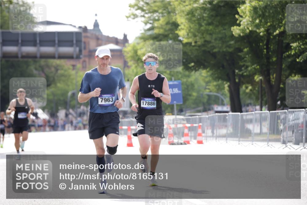 29.06.2025 - hella hamburg halbmarathon Jannik Wohlers http://msf.ph/oto/8165131 29.06.2025 09:40:46 Lombardsbrücke 7834, 7963, 14766, 15526, 17886 meine-sportfotos.de