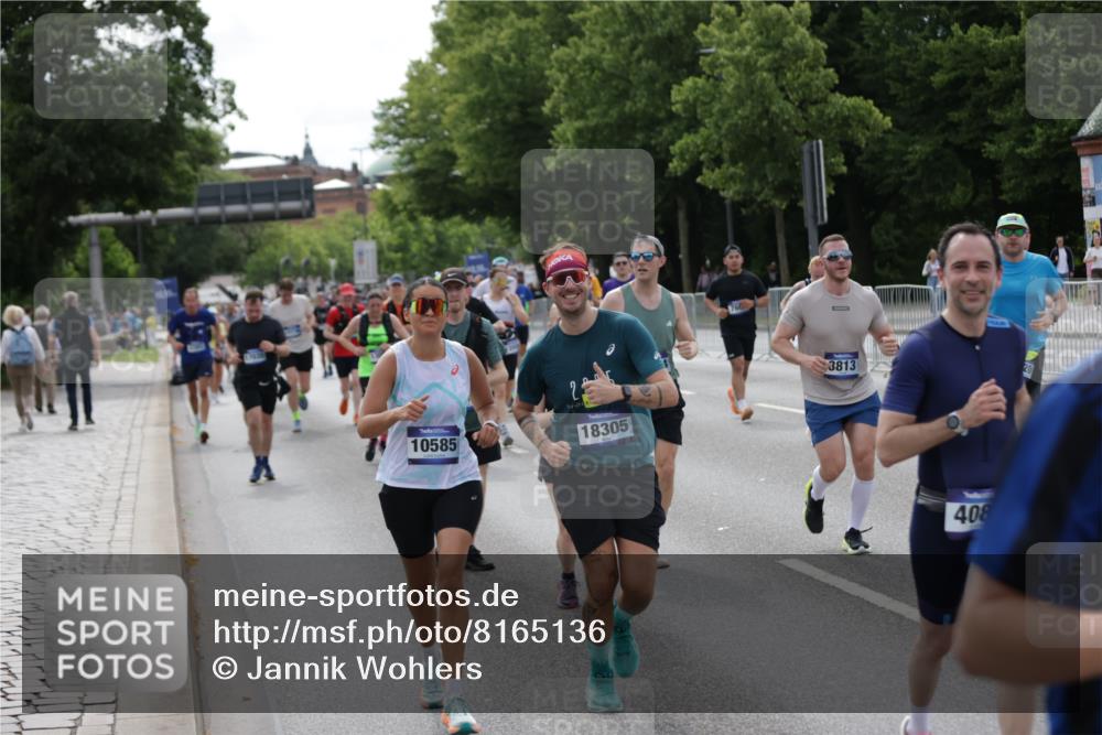 29.06.2025 - hella hamburg halbmarathon Jannik Wohlers http://msf.ph/oto/8165136 29.06.2025 10:20:34 Lombardsbrücke 2383, 2923, 2945, 3161, 3247, 3453, 3813, 4082, 4350, 5041, 5061, 5767, 6275, 6308, 6608, 7228, 7608, 8113, 8724, 8726, 9005, 9011, 9108, 9236, 9981, 10350, 10585, 10602, 11145, 12175, 12694, 12844, 13057, 13508, 14157, 14246, 14344, 14610, 14611, 14615, 14670, 14986, 15020, 15470, 15736, 15767, 15913, 16256, 16896, 16950, 17035, 17095, 17155, 17367, 17832, 18141, 18305, 18397, 18620, 18784, 19124, 19125, 19131, 19132 meine-sportfotos.de