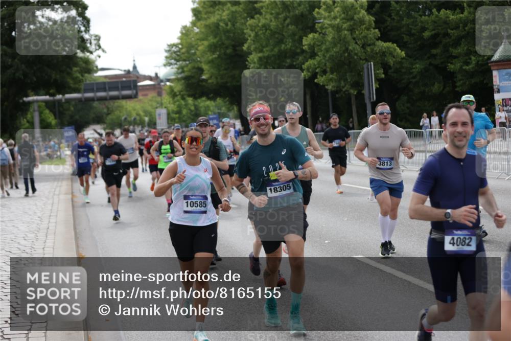 29.06.2025 - hella hamburg halbmarathon Jannik Wohlers http://msf.ph/oto/8165155 29.06.2025 10:20:35 Lombardsbrücke 1266, 1658, 2383, 2923, 2945, 3161, 3247, 3453, 3813, 4082, 4350, 5041, 5061, 5767, 6275, 6308, 7228, 7608, 8113, 8724, 8726, 9005, 9011, 9108, 9236, 9981, 10585, 10602, 11145, 12175, 12561, 12694, 12844, 13057, 13448, 13508, 14157, 14246, 14610, 14611, 14615, 14670, 14986, 15020, 15470, 15736, 15767, 15913, 16256, 16896, 16950, 17035, 17095, 17155, 17367, 17832, 18141, 18305, 18397, 18784, 19124, 19125, 19131, 19132 meine-sportfotos.de
