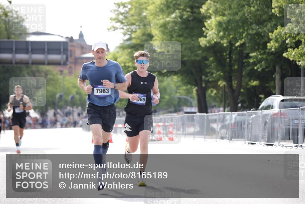 29.06.2025 - hella hamburg halbmarathon Jannik Wohlers http://msf.ph/oto/8165189 29.06.2025 09:40:46 Lombardsbrücke 7834, 7963, 14766, 15526, 17886 meine-sportfotos.de