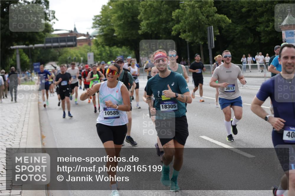 29.06.2025 - hella hamburg halbmarathon Jannik Wohlers http://msf.ph/oto/8165199 29.06.2025 10:20:35 Lombardsbrücke 1266, 1658, 2383, 2923, 2945, 3161, 3247, 3453, 3813, 4082, 4350, 5041, 5061, 5767, 6275, 6308, 7228, 7608, 8113, 8724, 8726, 9005, 9011, 9108, 9236, 9981, 10585, 10602, 11145, 12175, 12561, 12694, 12844, 13057, 13448, 13508, 14157, 14246, 14610, 14611, 14615, 14670, 14986, 15020, 15470, 15736, 15767, 15913, 16256, 16896, 16950, 17035, 17095, 17155, 17367, 17832, 18141, 18305, 18397, 18784, 19124, 19125, 19131, 19132 meine-sportfotos.de