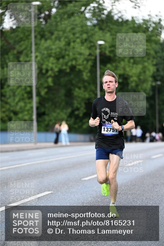 29.06.2025 - hella hamburg halbmarathon Dr. Thomas Lammeyer http://msf.ph/oto/8165231 29.06.2025 09:44:51 Kennedybrücke 2892, 4128, 4571, 6559, 7862, 10780, 11194 meine-sportfotos.de