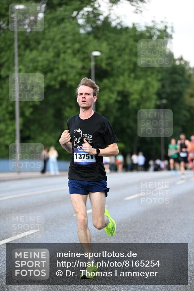 29.06.2025 - hella hamburg halbmarathon Dr. Thomas Lammeyer http://msf.ph/oto/8165254 29.06.2025 09:44:52 Kennedybrücke 2892, 4571, 6559, 7862, 10780, 11194 meine-sportfotos.de