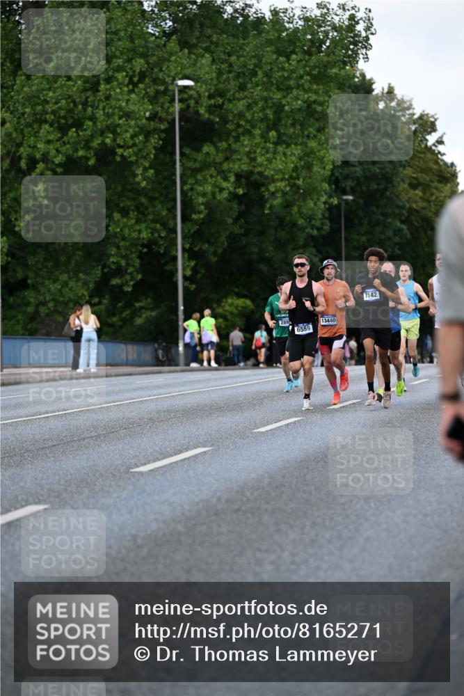 29.06.2025 - hella hamburg halbmarathon Dr. Thomas Lammeyer http://msf.ph/oto/8165271 29.06.2025 09:44:55 Kennedybrücke 1241, 2892, 4571, 6559, 7862, 10780, 11194 meine-sportfotos.de