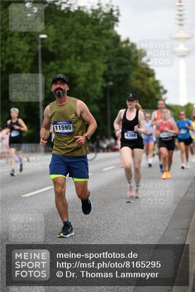 29.06.2025 - hella hamburg halbmarathon Dr. Thomas Lammeyer http://msf.ph/oto/8165295 29.06.2025 10:09:16 Kennedybrücke 1126, 1213, 1347, 1559, 2298, 2424, 2540, 2852, 3071, 3578, 4293, 4394, 4538, 5869, 6059, 6907, 6908, 7017, 7826, 8316, 9007, 9165, 9680, 10694, 10834, 11088 meine-sportfotos.de
