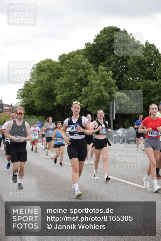 29.06.2025 - hella hamburg halbmarathon Jannik Wohlers http://msf.ph/oto/8165305 29.06.2025 11:04:59 Lombardsbrücke 1655, 3120, 3333, 3975, 4382, 4745, 5568, 5571, 5851, 5880, 5881, 5893, 5920, 6371, 7909, 8009, 8059, 8284, 8663, 9800, 10009, 10616, 10764, 10964, 12033, 12060, 12468, 13870, 14141, 14173, 14440, 15162, 15745, 16064, 16091, 16524, 17070, 18444, 18663, 18980, 18981, 19186, 19196 meine-sportfotos.de