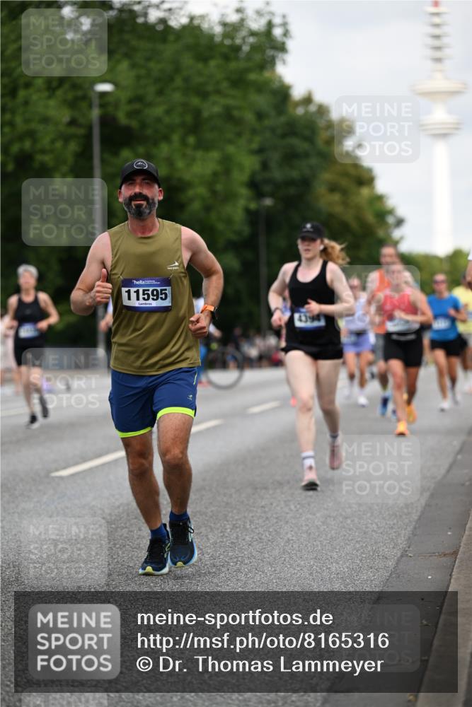 29.06.2025 - hella hamburg halbmarathon Dr. Thomas Lammeyer http://msf.ph/oto/8165316 29.06.2025 10:09:16 Kennedybrücke 1126, 1213, 1347, 1559, 2298, 2424, 2540, 2852, 3071, 3578, 4293, 4394, 4538, 5869, 6059, 6907, 6908, 7017, 7826, 8316, 9007, 9165, 9680, 10694, 10834, 11088 meine-sportfotos.de