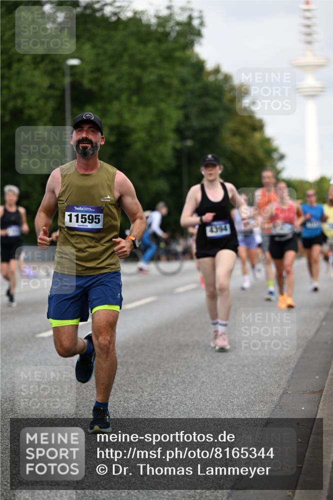 29.06.2025 - hella hamburg halbmarathon Dr. Thomas Lammeyer http://msf.ph/oto/8165344 29.06.2025 10:09:16 Kennedybrücke 1126, 1213, 1347, 1559, 2298, 2424, 2540, 2852, 3071, 3578, 4293, 4394, 4538, 5869, 6059, 6907, 6908, 7017, 7826, 8316, 9007, 9165, 9680, 10694, 10834, 11088 meine-sportfotos.de