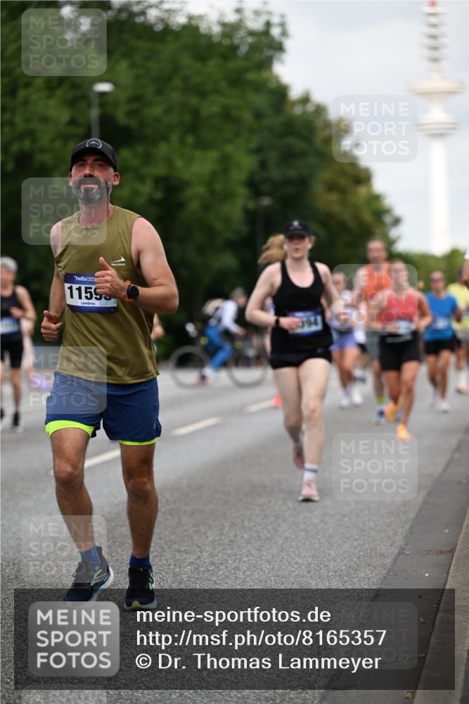 29.06.2025 - hella hamburg halbmarathon Dr. Thomas Lammeyer http://msf.ph/oto/8165357 29.06.2025 10:09:16 Kennedybrücke 1126, 1213, 1347, 1559, 2298, 2424, 2540, 2852, 3071, 3578, 4293, 4394, 4538, 5869, 6059, 6907, 6908, 7017, 7826, 8316, 9007, 9165, 9680, 10694, 10834, 11088 meine-sportfotos.de