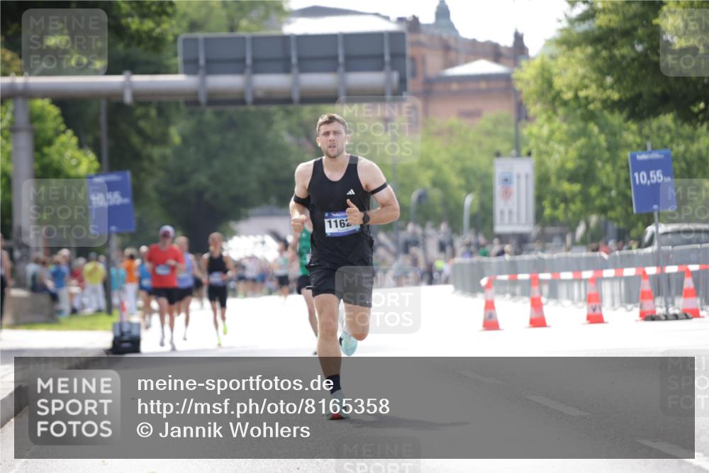 29.06.2025 - hella hamburg halbmarathon Jannik Wohlers http://msf.ph/oto/8165358 29.06.2025 09:40:49 Lombardsbrücke 7834, 7963, 11624, 17886 meine-sportfotos.de