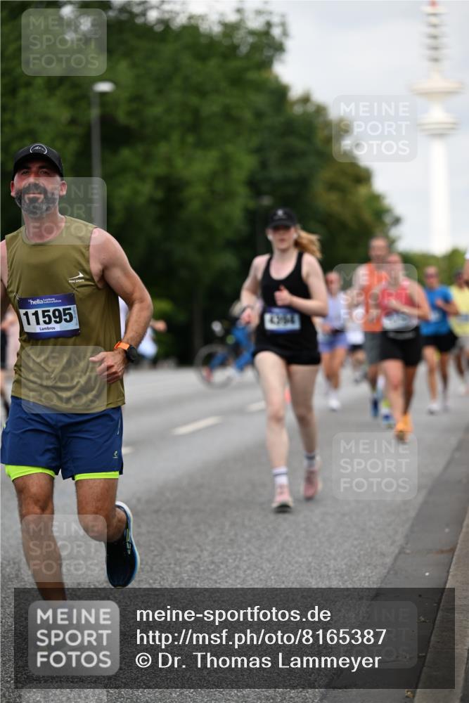 29.06.2025 - hella hamburg halbmarathon Dr. Thomas Lammeyer http://msf.ph/oto/8165387 29.06.2025 10:09:17 Kennedybrücke 1126, 1213, 1347, 1863, 2298, 2424, 2540, 2852, 3071, 3578, 4293, 4394, 4538, 5869, 6059, 6907, 6908, 7017, 7826, 8316, 8999, 9007, 9165, 9680, 10694, 10834, 11088 meine-sportfotos.de