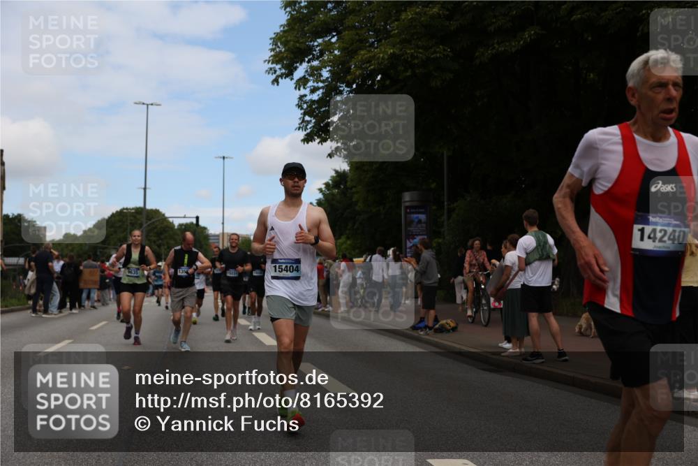 29.06.2025 - hella hamburg halbmarathon Yannick Fuchs http://msf.ph/oto/8165392 29.06.2025 11:18:11 20KM 1131, 1269, 1694, 1939, 3837, 4834, 5035, 5063, 5079, 5322, 6977, 7169, 7188, 7190, 7248, 7370, 7672, 7978, 8085, 8537, 9259, 9635, 9714, 9788, 10148, 10162, 10977, 11249, 11792, 11803, 13206, 13366, 13386, 13584, 14024, 14055, 14240, 14421, 14633, 14901, 14903, 15343, 15404, 15569, 16154, 16586, 16600, 16601, 16604, 16781, 16791, 16833, 16991, 17559, 17699, 18007, 18046, 18362, 18417, 18698 meine-sportfotos.de