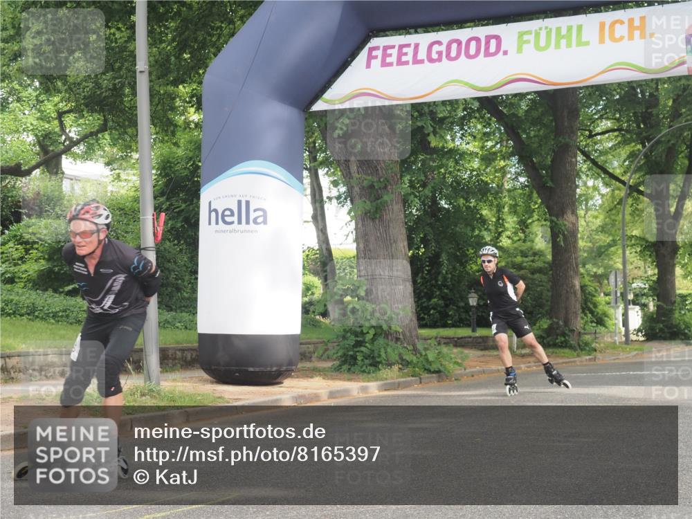 29.06.2025 - hella hamburg halbmarathon KatJ http://msf.ph/oto/8165397 29.06.2025 09:14:58 Zwischen KM18-KM19  meine-sportfotos.de