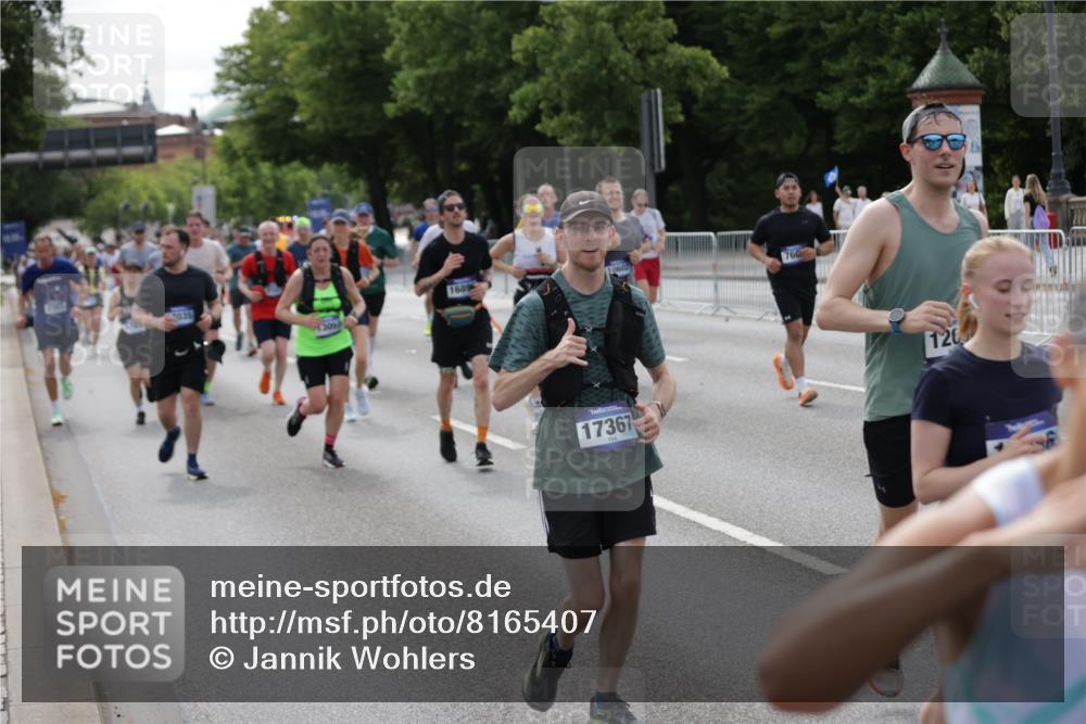 29.06.2025 - hella hamburg halbmarathon Jannik Wohlers http://msf.ph/oto/8165407 29.06.2025 10:20:37 Lombardsbrücke 1266, 1658, 2383, 2923, 2945, 2986, 3161, 3453, 3813, 4082, 4350, 5041, 5061, 5767, 6275, 6308, 7228, 7608, 8113, 8724, 8726, 9005, 9011, 9108, 9236, 9981, 10585, 10602, 11145, 11698, 12175, 12395, 12561, 12694, 12844, 13057, 13448, 13508, 14157, 14610, 14611, 14615, 14670, 14986, 15020, 15470, 15736, 15767, 15913, 16256, 16896, 16950, 17035, 17367, 17832, 18141, 18305, 18397, 18784, 19124, 19125 meine-sportfotos.de