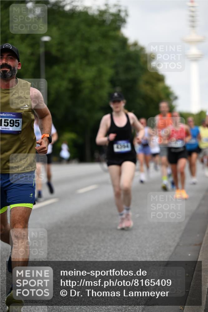 29.06.2025 - hella hamburg halbmarathon Dr. Thomas Lammeyer http://msf.ph/oto/8165409 29.06.2025 10:09:17 Kennedybrücke 1126, 1213, 1347, 1863, 2298, 2424, 2540, 2852, 3071, 3578, 4293, 4394, 4538, 5869, 6059, 6907, 6908, 7017, 7826, 8316, 8999, 9007, 9165, 9680, 10694, 10834, 11088 meine-sportfotos.de