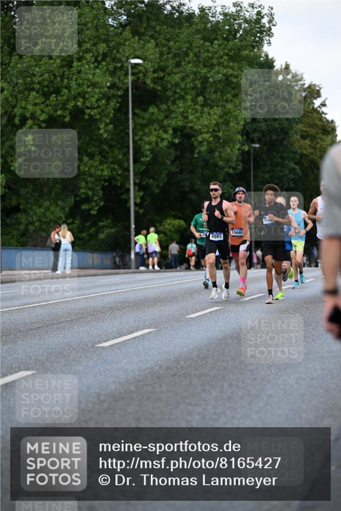 29.06.2025 - hella hamburg halbmarathon Dr. Thomas Lammeyer http://msf.ph/oto/8165427 29.06.2025 09:44:55 Kennedybrücke 1241, 2892, 4571, 6559, 7862, 10780, 11194 meine-sportfotos.de
