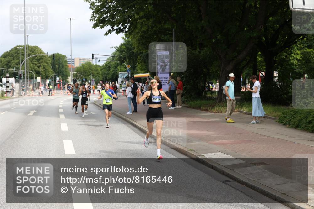 29.06.2025 - hella hamburg halbmarathon Yannick Fuchs http://msf.ph/oto/8165446 29.06.2025 10:22:30 20KM 9097, 9804, 10485, 12341, 13941, 13956, 14828, 15136, 15583, 17893, 18037, 18124, 19050, 19114 meine-sportfotos.de