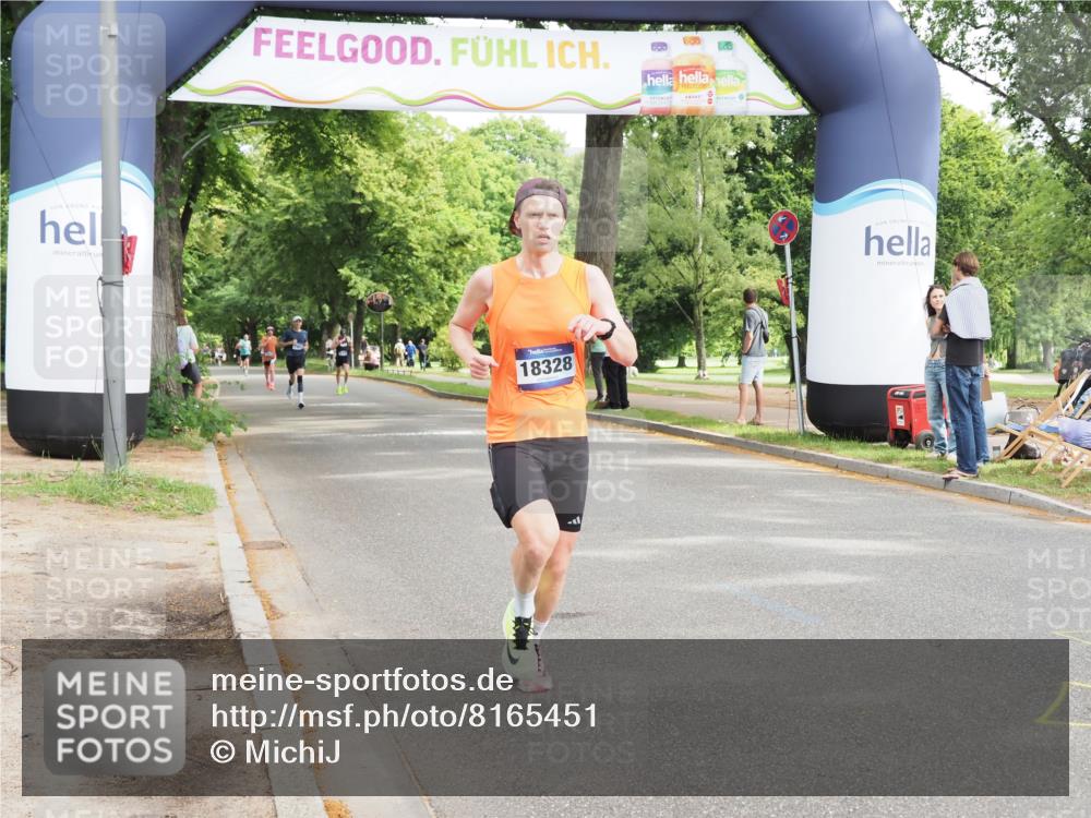29.06.2025 - hella hamburg halbmarathon MichiJ http://msf.ph/oto/8165451 29.06.2025 10:13:52 Zwischen KM18-KM19 18328 meine-sportfotos.de
