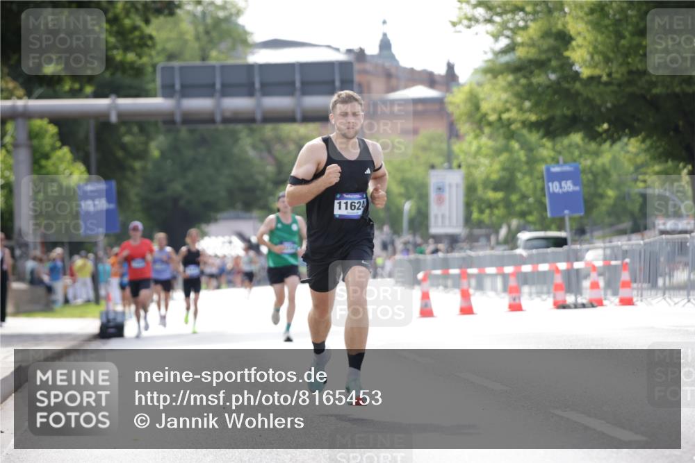 29.06.2025 - hella hamburg halbmarathon Jannik Wohlers http://msf.ph/oto/8165453 29.06.2025 09:40:50 Lombardsbrücke 7834, 7963, 11624, 17886 meine-sportfotos.de